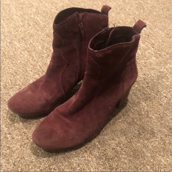 STEVE MADDEN Maroon Suede Booties - Picture 2 of 3